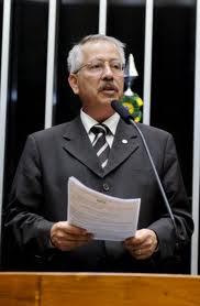 Deputado se pronuncia contra casamento homossexual Cel. Paes de Lira