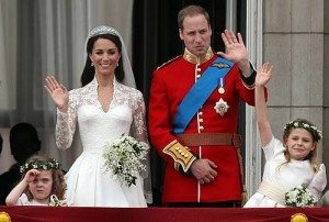 A Realeza Inglesa extasia o mundo e golpeia o igualitarismo nas almas O casamento de 29 de abril parece mostrar que o mundo está atrás de alguma válvula de escape, pois está cansado do caos, da vulgaridade e da feiúra.