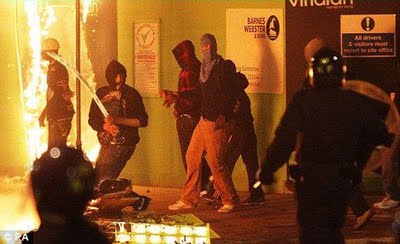 Sem família tradicional, nasce geração de vândalos na Inglaterra