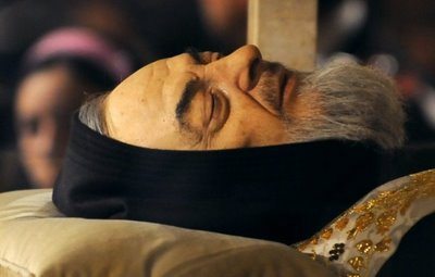 Estigmas de Padre Pio: holocausto pelos maus eclesiásticos, alguns dos quais o perseguiram Corpo de São Padre Pio