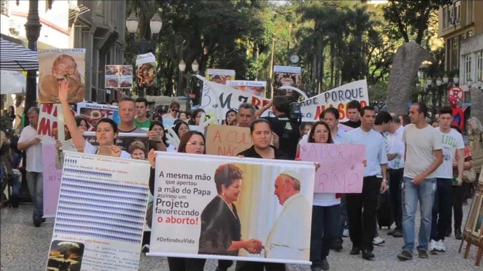 Em Curitiba ato de repúdio à sanção da PLC 3/2013