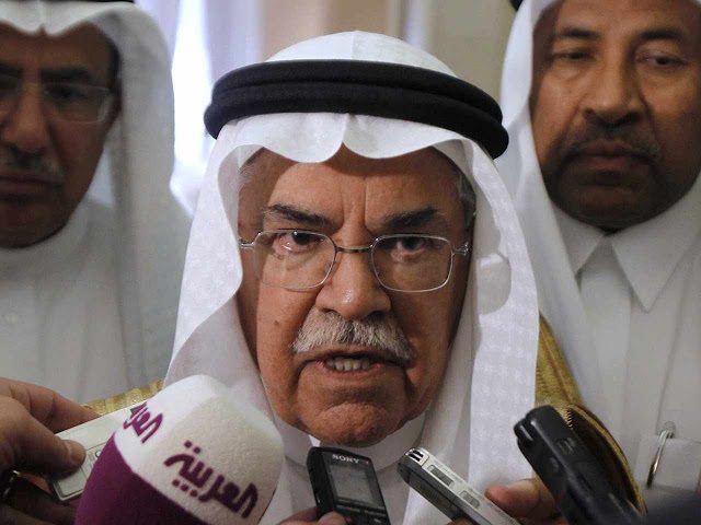 Potentados sauditas tremem diante do gás e petróleo de xisto Ministro saudita do Petróleo Ali al-Naimi, Rijad, 9/10/2012