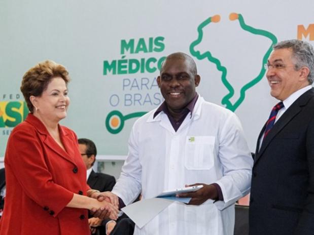 Mais Médicos e o “ceder para não perder” Dilma pede desculpas aos médicos cubanos e veta