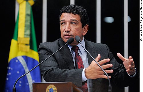 Senador Magno Malta agradece iniciativa do IPCO contra o PLC 122 Senador Magno Malta