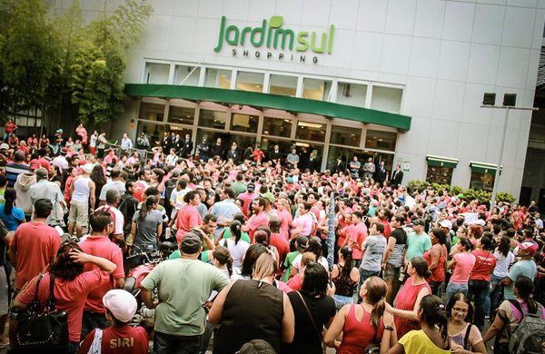 O “tudo de nada” dos rolezinhos