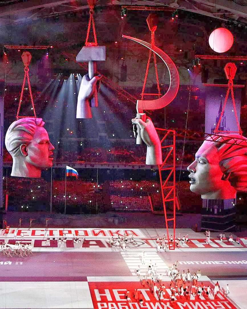 Festa dos Jogos Olímpicos na Rússia glorifica Stalin e URSS