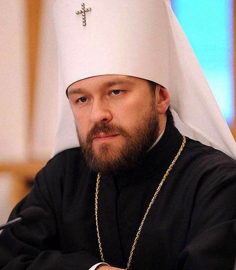 Católicos ucranianos sob o fogo “ecumênico” da “nova-URSS” Hilarion Alfeyev, metropolita de Volokolamsk, chefe das Relações Exteriores do Patriarcado de Moscou A seguir, o representante cismático russo descarregou sua cólera contra a Igreja greco-católica. Ele a acusou de representar um grande obstáculo nas relações ecumênicas entre o Patriarcado de Moscou e a Santa Sé. De fato, a acusação é verdadeira na perspectiva de um falso ecumenismo. O cisma russo quer a apostasia dos “uniatas” e sua anexação ao Patriarcado de Moscou. Mas como os católicos não aceitam esta imposição, eles são objeto de invectivas injustas e constantes, que já