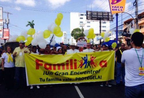 Nova lei no Panamá proíbe “matrimônio homossexual” Marcha pela Familia realizada no Panamá