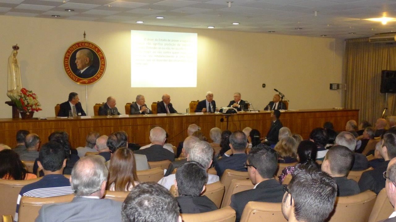 Vídeo da conferência: Desarmamento 10 anos de Fracasso e Opressão