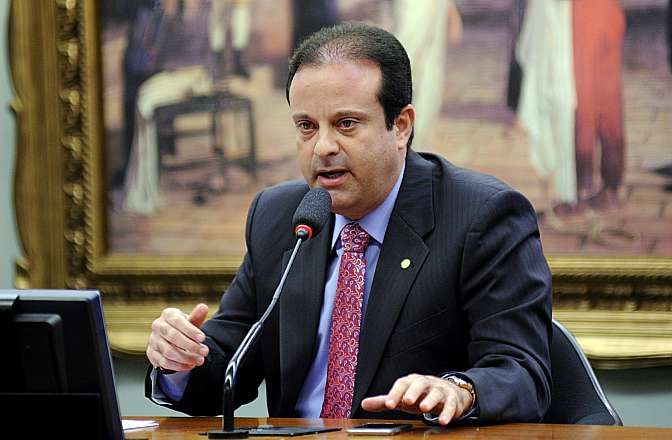 CCJ aprova tramitação da PEC que limita a 20 o total de ministérios O relator da PEC, Andre Moura, destacou que é atribuição do Legislativo impor limites à atuação do Executivo