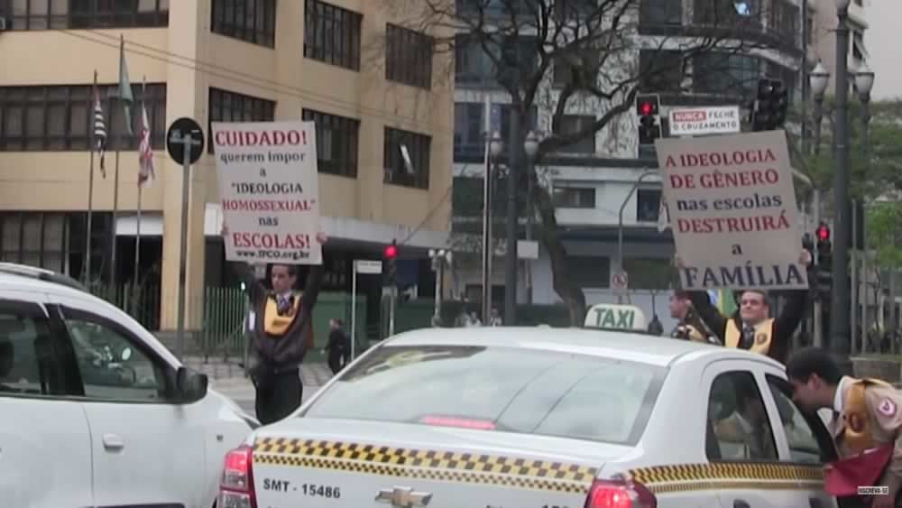 Vídeo: IPCO promove manifestação contra a Ideologia de Gênero nas escolas Membros da Ação Jovem do IPCO fizeram uma campanha de buzinaço em frente a Câmara dos Vereadores contra a Ideologia de Gênero
