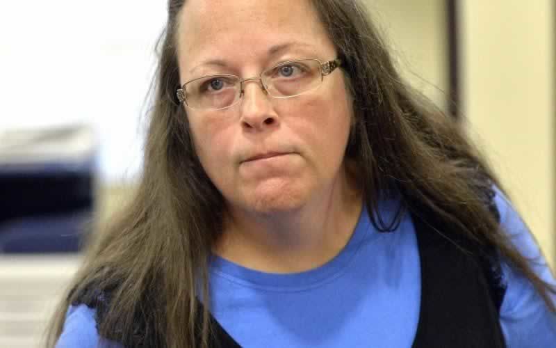 Kim Davis: Tabeliã é presa nos EUA por obedecer a lei de Deus Kim Davis