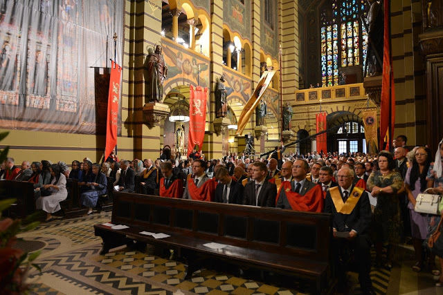 Homenagem a Plinio Corrêa de Oliveira no 20º ano de seu falecimento Missa no Mosteiro de São Bento, São Paulo, celebrada pelo Mons. Schneider