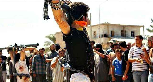 Islã: soldado executa a própria mãe e rapaz amputa a mão para não ser morto por “blasfêmia”