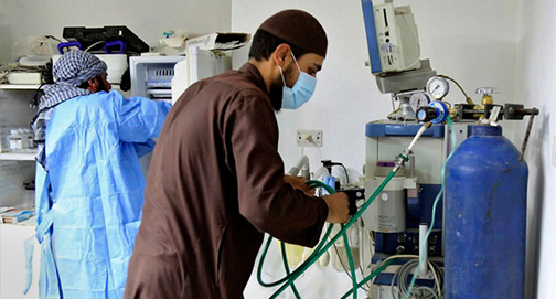 Estado Islâmico esquarteja prisioneiros para vender os órgãos