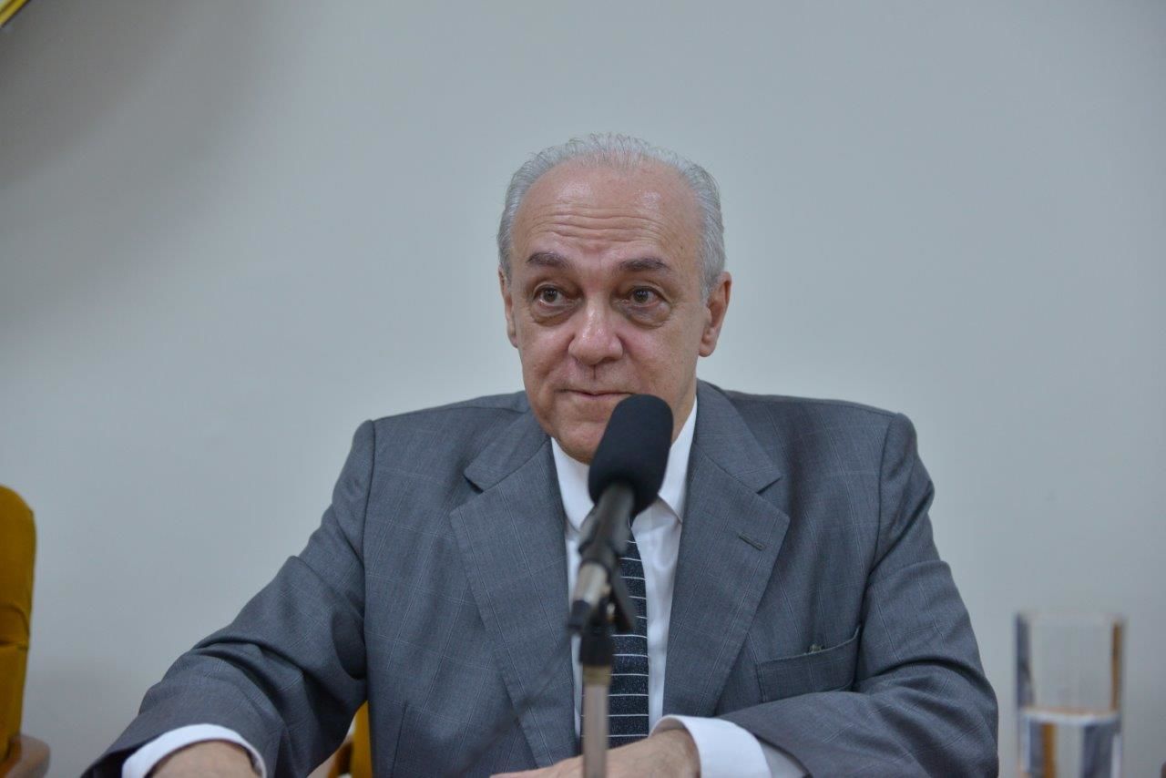 Fotos e vídeos da conferência: A revolução cultural na família e seus reflexos na lei