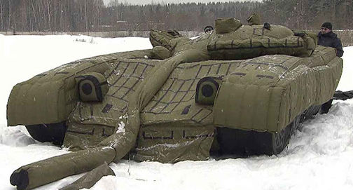 Armas infláveis, políticas “religiosas” e “conservadoras”: a “maskirovka” forja mentiras sem cessar