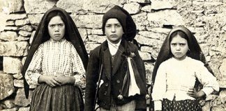 Analogia entre as ações exercidas por Nossa Senhora sobre os pastorinhos de Fátima e a humanidade