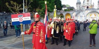 Desfile Militar em Lourdes