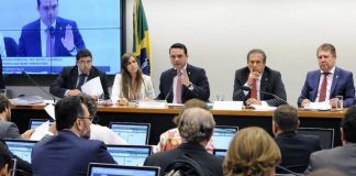 Comissão na Câmara aprova proposta que impossibilita qualquer forma de aborto