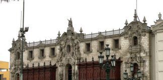 Continuidade das Tradições através das circunstâncias sempre novas dos séculos