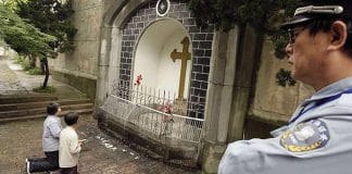 O drama dos católicos fiéis “O Vaticano está vendendo a Igreja Católica na China”