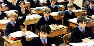 De volta as escolas que respeitam a psicologia dos meninos e das meninas