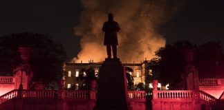 Incêndio no Museu Nacional: Uma Imagem Simbólica