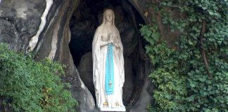 LOURDES — a aparição que confirmou um dogma