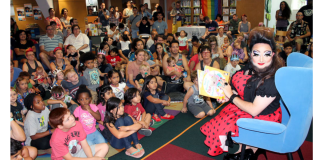 Ativista pró-transgênero ataca a estátua da Virgem Maria durante vigília de orações contra o “Drag Queen”