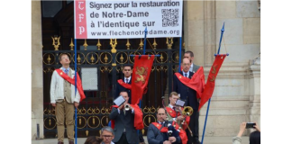 TFP francesa levanta seus estandartes em Paris a favor de Notre Dame