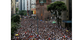 Gigantescas manifestações em Hong Kong contra a ilegal interferência chinesa