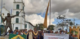Fotos do Terço público realizado em Itu – SP em desgravo à Blasfêmia da escola de samba Mangueira