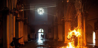 Profanações que surgem da ideologia da igualdade absoluta