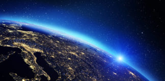 Recebendo a Sagrada Comunhão no espaço