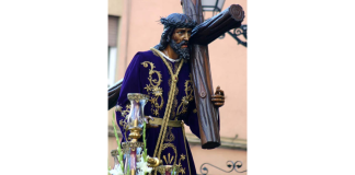 II Estação – Jesus aceita a Cruz da mão dos carrascos