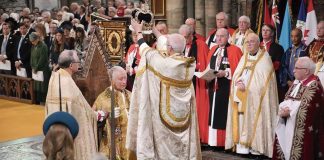 LIÇÕES DE UMA COROAÇÃO