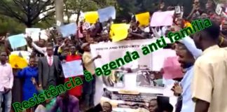 Universitários católicos de Uganda resistem e dão lição moral a Biden