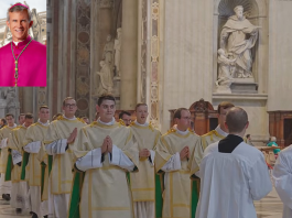 A destituição de D. Strickland e o renascimento católico conservador