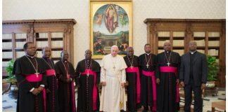 Fiducia Supplicans: Biden aprova, Bispos reprovam