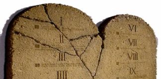 LOUISIANA — Os Dez Mandamentos da Lei de Deus pautando a educação